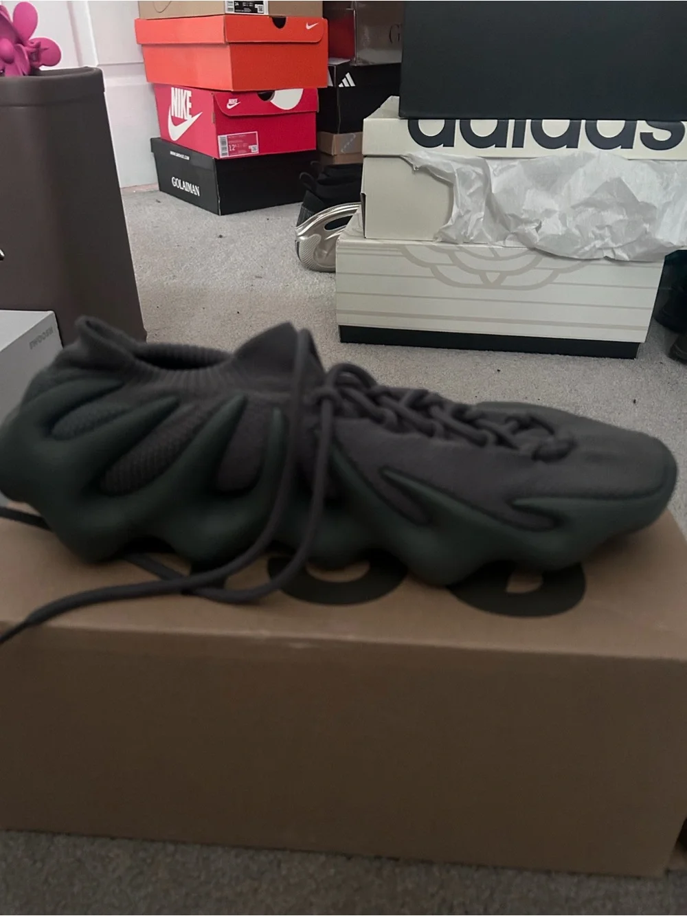 Yeezy 450 in Cloud Black/Olive Men’s Sneaker